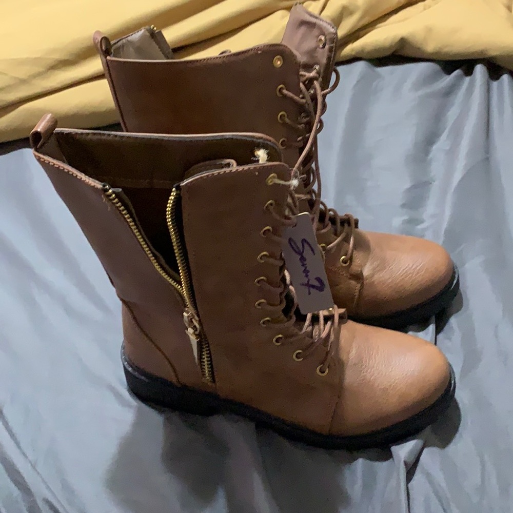 Brown boots by Seven7